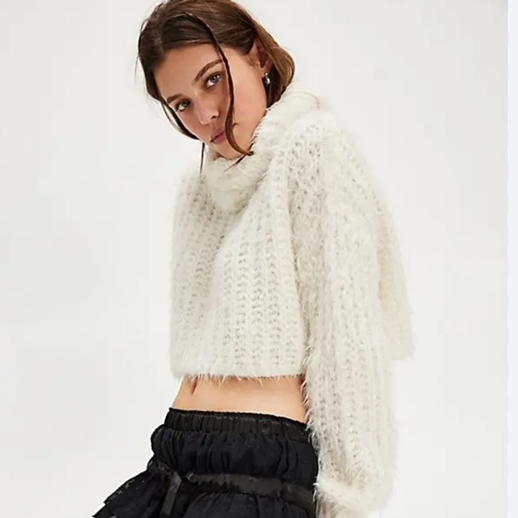 Free People ‘Lulu’ Boxy Ultra Cropped Slouchy Turtle Neck Sweater Sz S - Picture 1 of 13